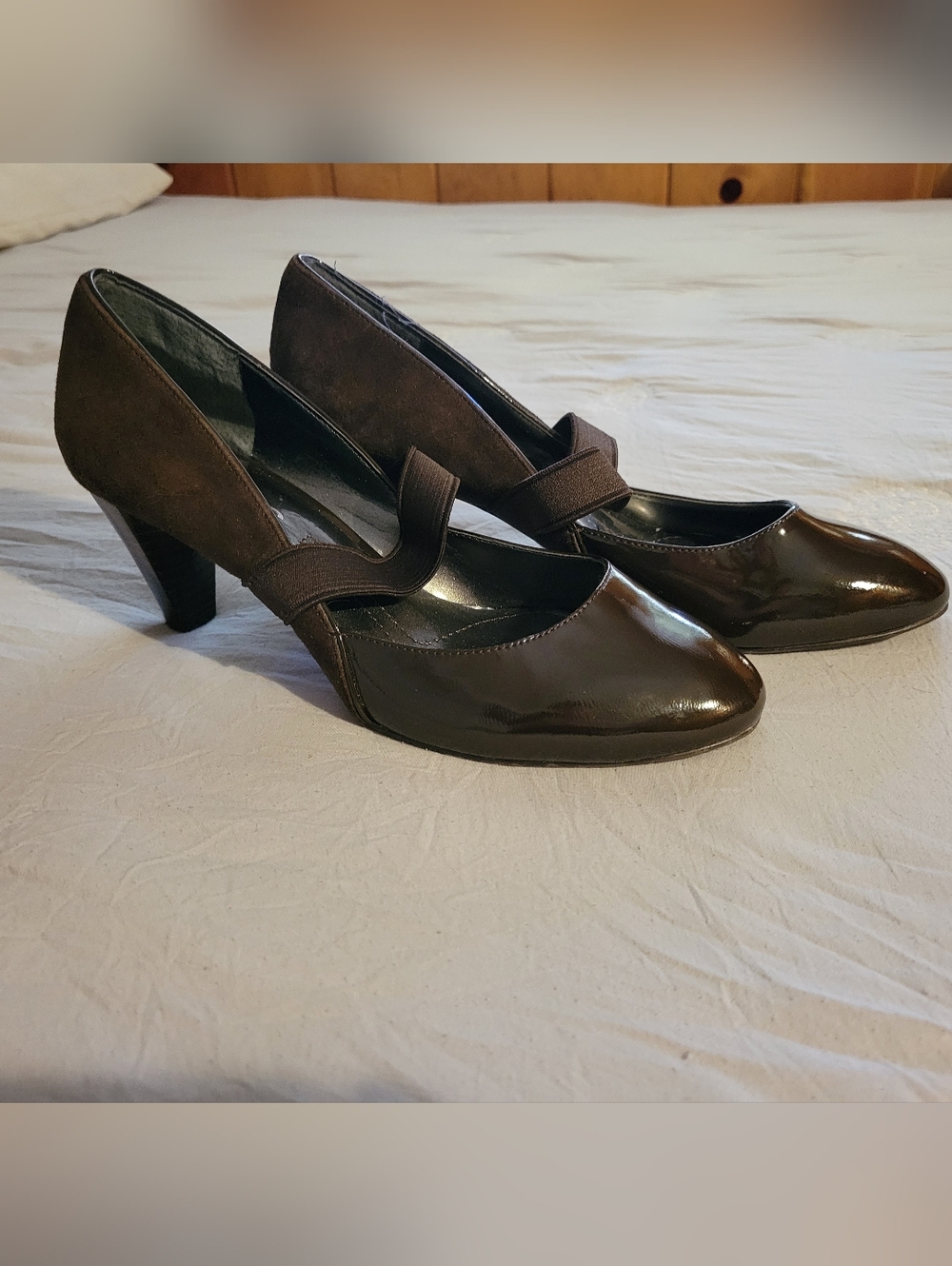 DKNY C Women’s Brown Patent Leather & Suede Kitten Heel Strap Pumps, EUC, SIZE 9